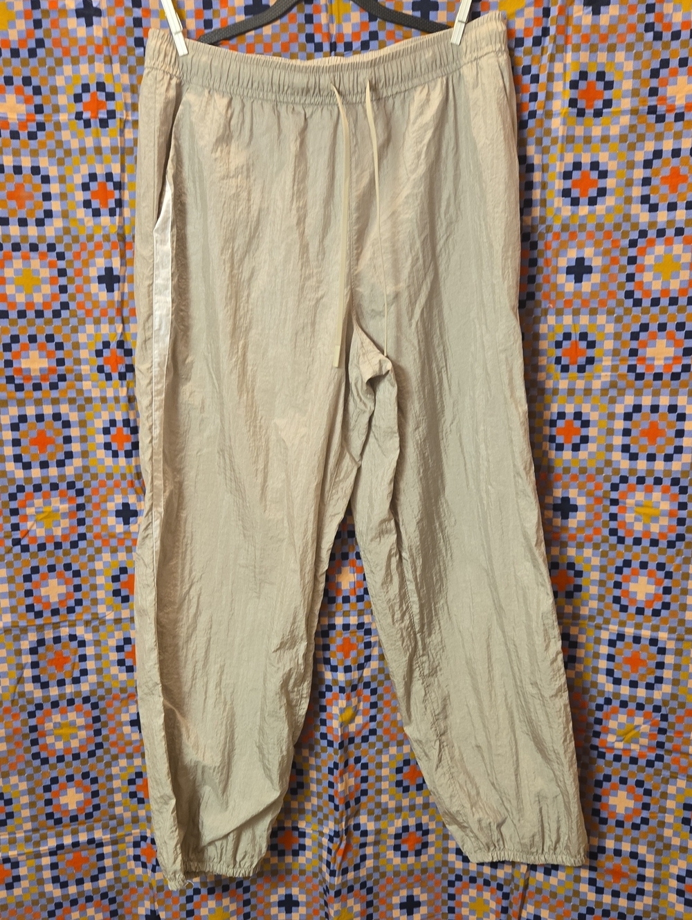 Athleta Daybreak Parachute Jogger Sz L Ercu/Bright White